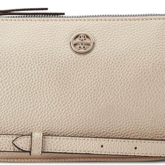 Stylish Avaya Chain Crossbody with Top Zip Closure - Perfect for Any Occasion